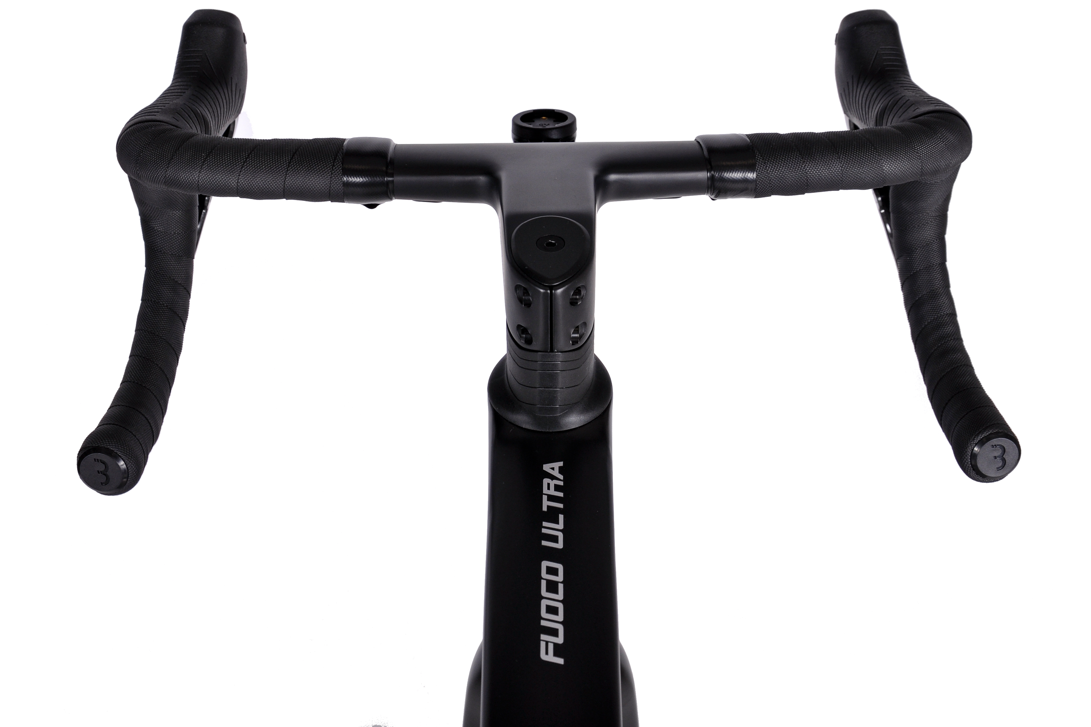 Lenkeransicht aus Fahrerperspektive des FUOCO ULTRA SRAM RED AXS 45CX